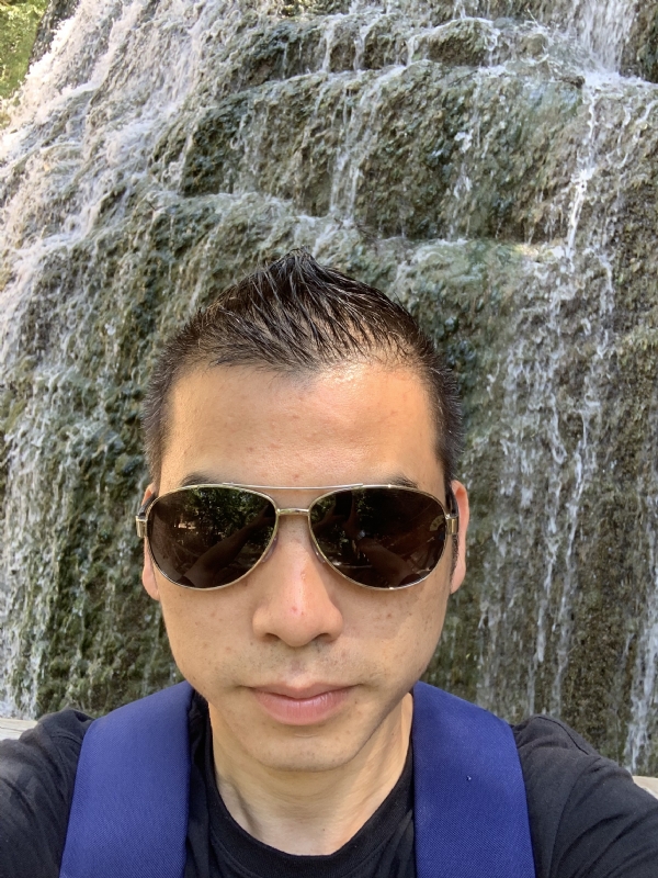 高兴的第二张照片--平潭婚介网