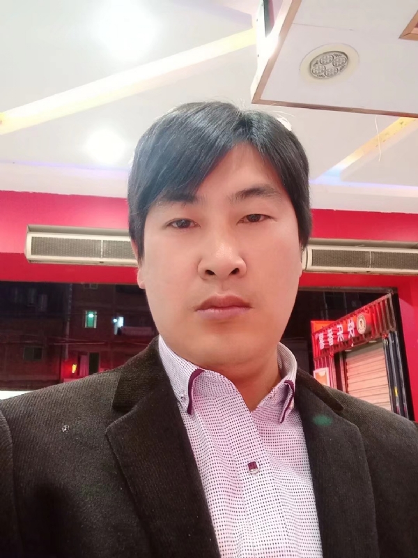 奔跑的第二张照片--平潭婚介网