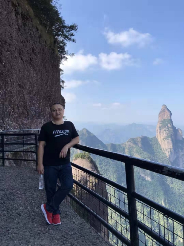 不杵于物的第一张照片--平潭婚介网