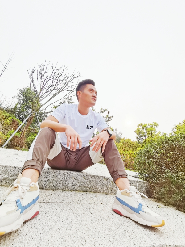 一个人，干净利落的第一张照片--平潭婚介网