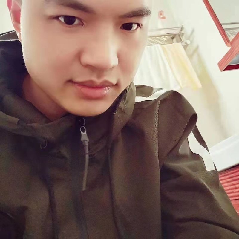 高大上的宅男的第二张照片--平潭婚介网