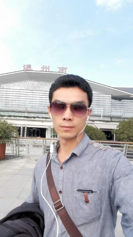 错把真心喂了狗的第三张照片--平潭婚介网