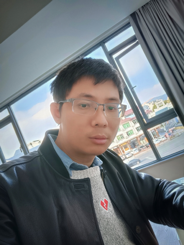 也许只是缺少一个拥抱的第二张照片--平潭婚介网