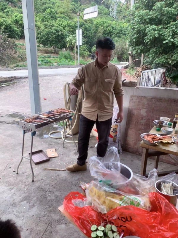 你黑我哟的第一张照片--平潭婚介网