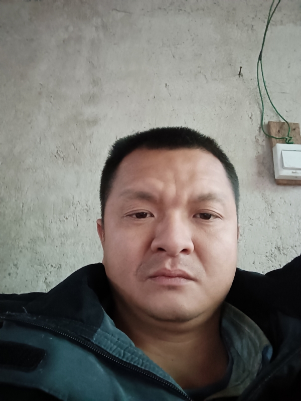 兰成龙的第二张照片--平潭婚介网