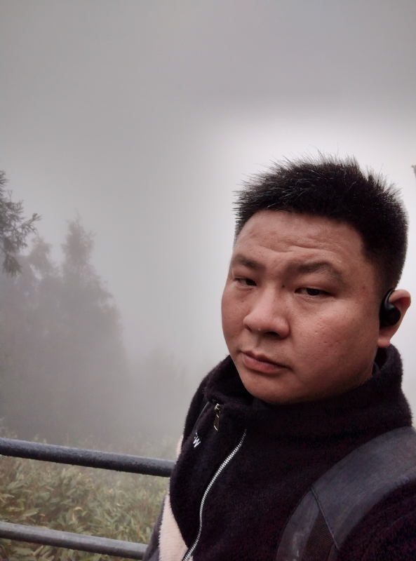 何何何的第一张照片--平潭婚介网